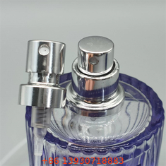 مضخة رذاذ العطور الحد الأدنى لعطور يونيسكس الحديثة مع تصميم متواضع وسهولة التعامل